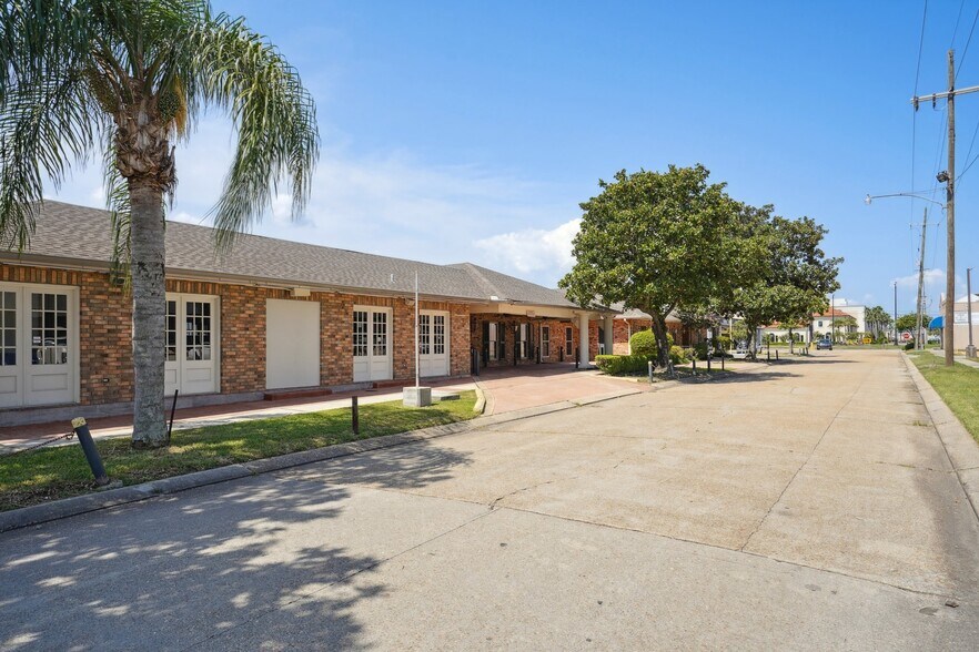 More Photos Of 3125 N. Causeway | 3100 19th | 3100 Ridgelake, Metairie Land For Sale