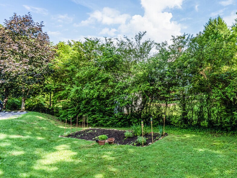 More Photos Of 42 Furman Ave, Asheville Apartments For Sale