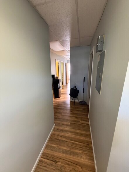More Photos Of 204-208 S Main St, Manville Medical For Lease