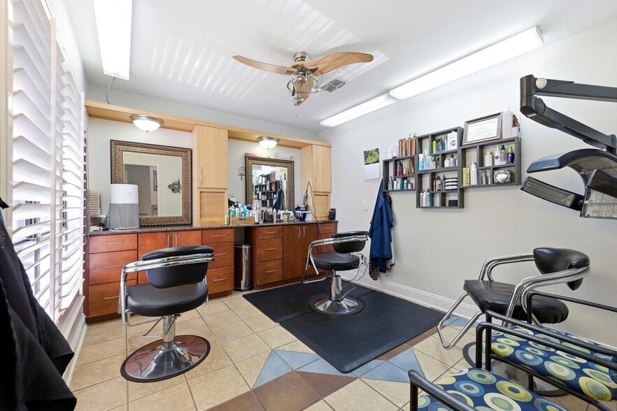 More Photos Of 3683 Crown Point Rd, Jacksonville Storefront Retail Office For Sale