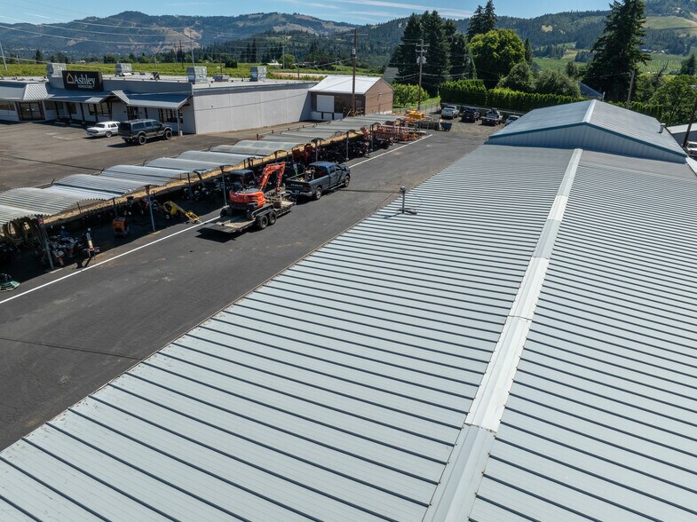 More Photos Of 1113 Tucker Rd, Hood River Light Manufacturing For Sale