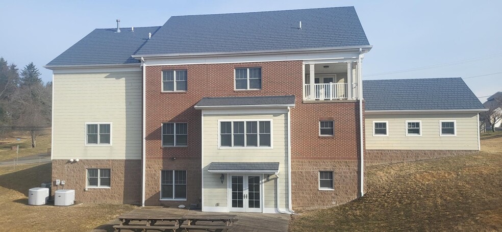 More Photos Of 221 Felician Dr, Moon Twp Apartments For Sale