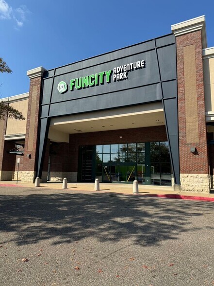 More Photos Of 7861-8073 Eastchase Pky, Montgomery General Retail For Sale