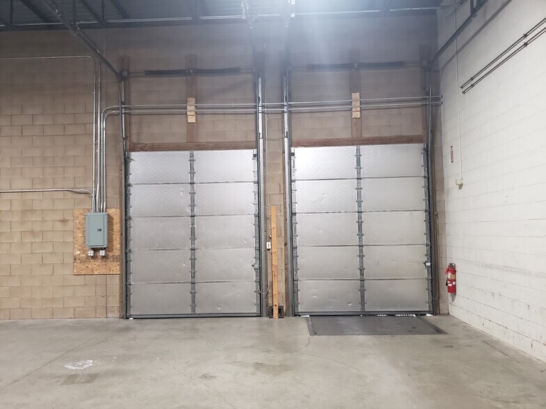 More Photos Of 168 Ayer Rd, Littleton Warehouse For Lease