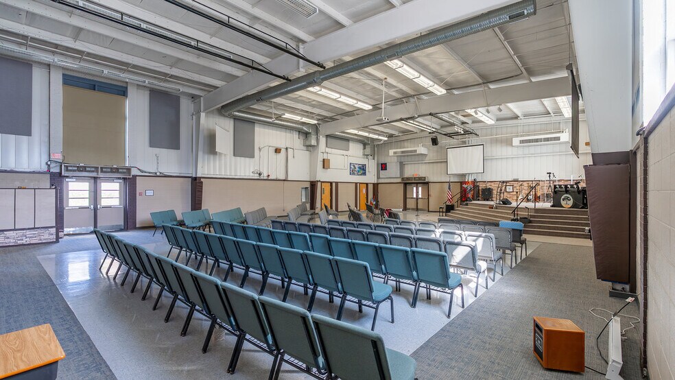 More Photos Of 81 Evick Dr, Franklin Flex For Sale