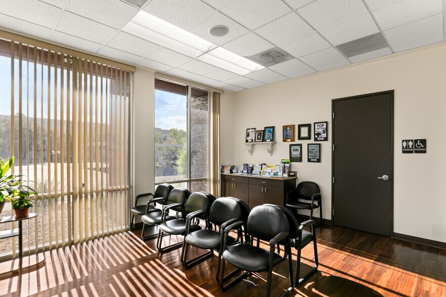 More Photos Of 7170 Smoke Ranch Rd, Las Vegas Office For Lease