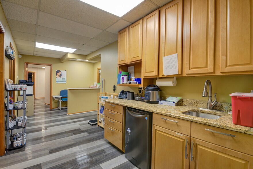 More Photos Of 1181 N Milford Rd, Milford Medical For Lease