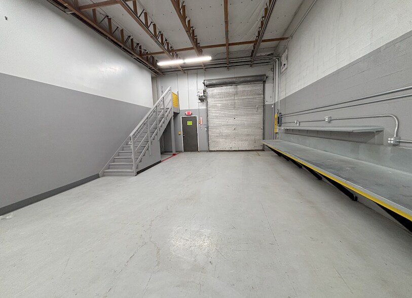 More Photos Of 257-263 W 2950 S, Salt Lk, Salt Lake City Light Manufacturing For Lease