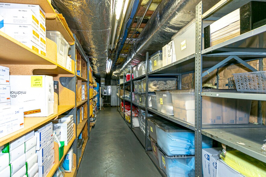 More Photos Of 986-990 Sunrise Hwy, Babylon Medical For Sale