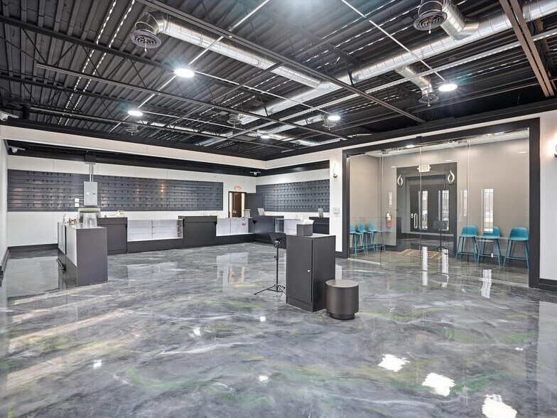 More Photos Of 20903 Dequindre Rd, Hazel Park Warehouse For Lease