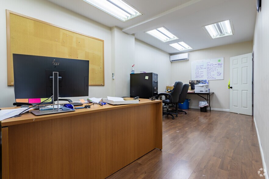 More Photos Of 146-19 228th St, Springfield Gardens Warehouse For Sale