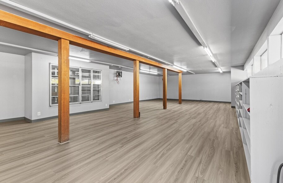 More Photos Of 67552 East Bay Rd, North Bend Storefront Retail Residential For Sale