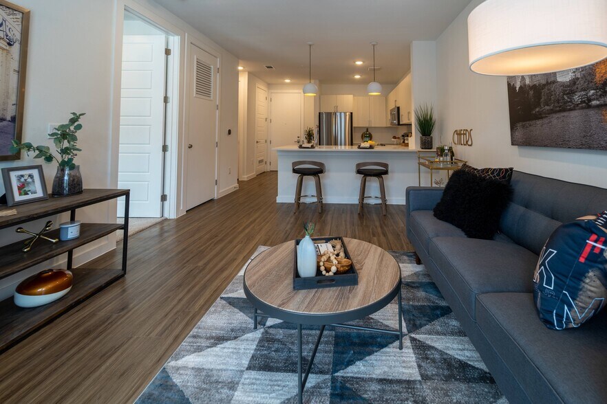 More Photos Of 2832 E Martin Luther King Jr Blvd, Austin Apartments For Lease