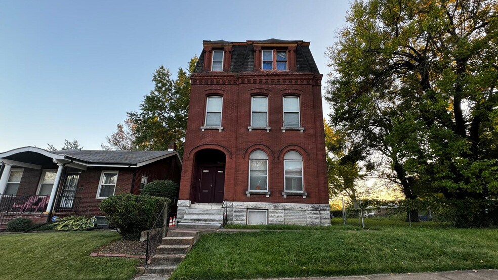 Primary Photo Of 1048 Sells Ave, Saint Louis Apartments For Sale