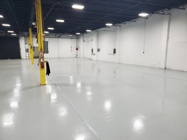 More Photos Of 6550 W Ridge Rd, Erie Warehouse For Lease