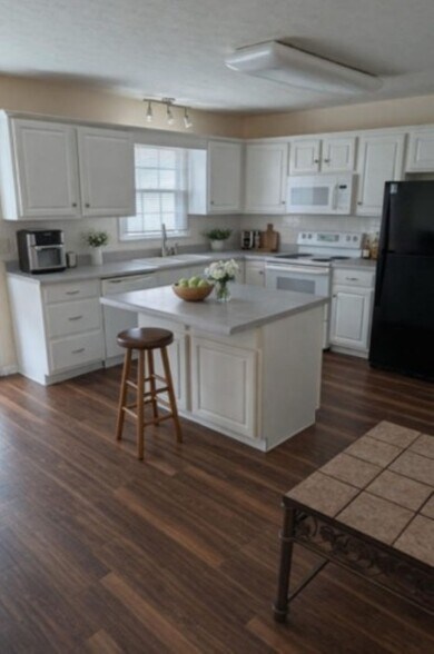More Photos Of 736 Wyndhurst Dr, Lynchburg Apartments For Sale