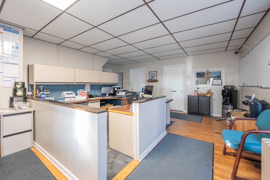 More Photos Of 700 Hoke St, Latrobe Office For Sale