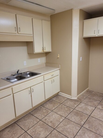 More Photos Of 1401 Dawson Rd, Albany Medical For Sale