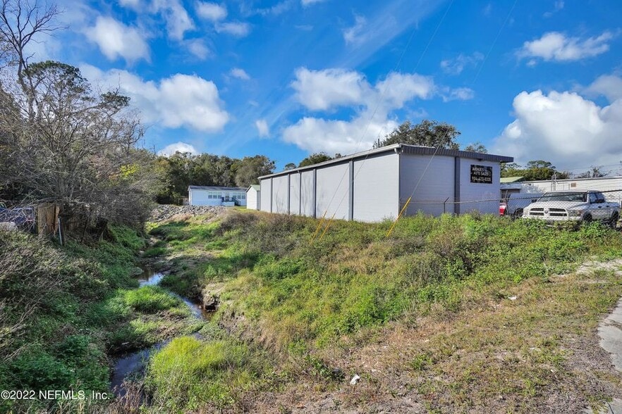 More Photos Of 4104 St Augustine Rd, Jacksonville Light Distribution For Sale