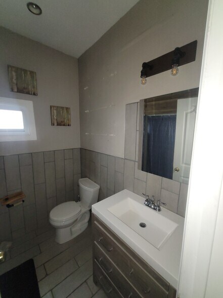 More Photos Of 2536 Indianapolis Ave, Indianapolis Apartments For Sale