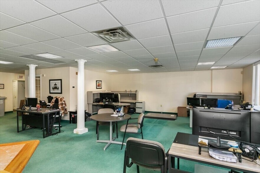 More Photos Of 306 Cabot St, Beverly Office For Sale