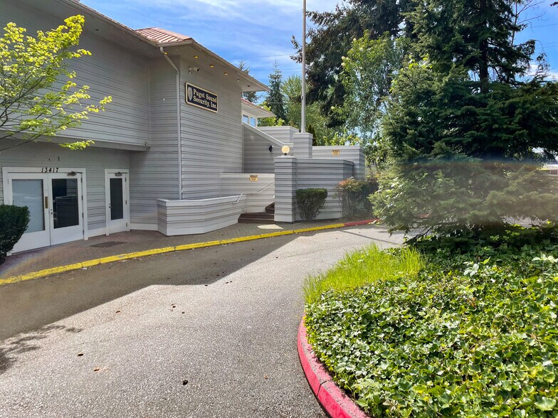More Photos Of 13417 NE 20th St, Bellevue Office For Sale