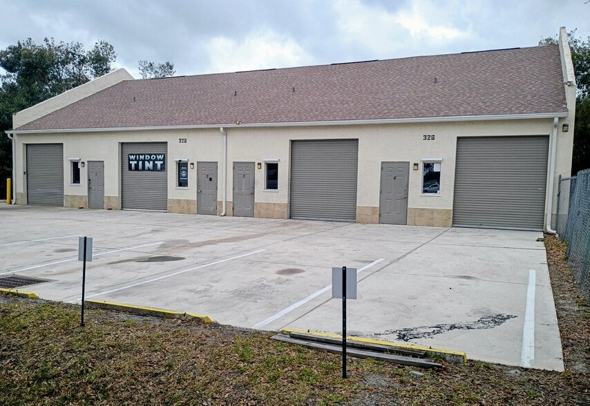 More Photos Of 326 NE 3rd Ave, Cape Coral Warehouse For Lease