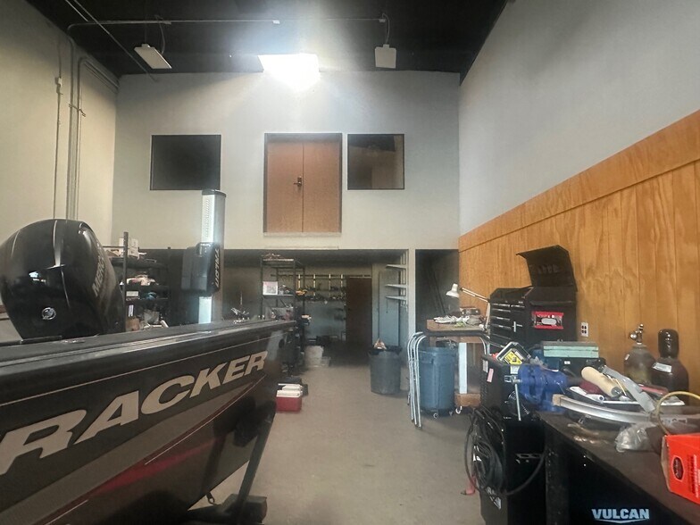 More Photos Of 150 N Wood Rd, Camarillo Warehouse For Sale