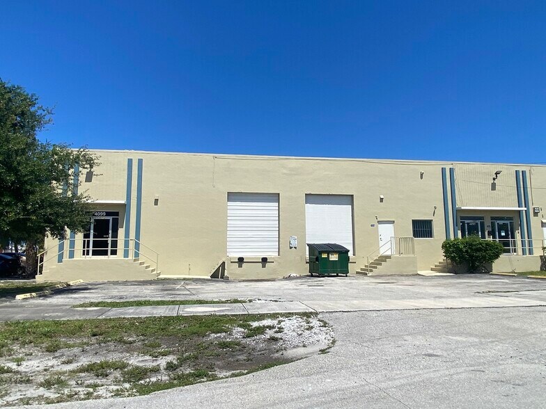 More Photos Of 4095 N 28th Way, Hollywood Warehouse For Lease