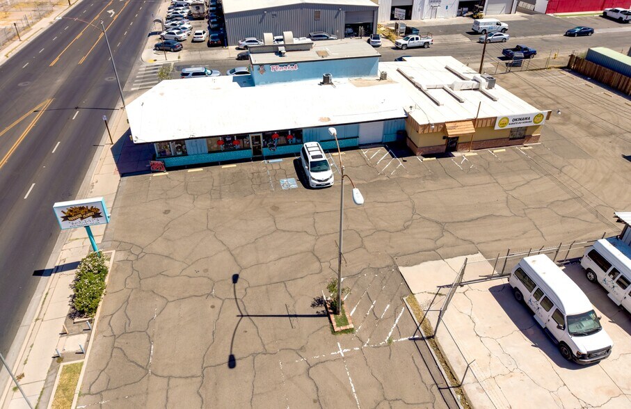 More Photos Of 497 S 4th St, El Centro General Retail For Sale