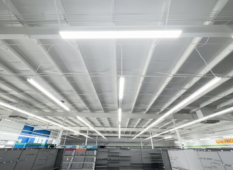 More Photos Of 1514 Sampson St, Westlake Freestanding For Sale