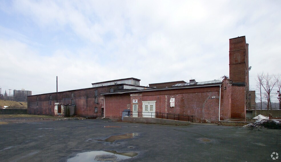 More Photos Of 26 Hadley Mill Rd, Holyoke Warehouse For Sale