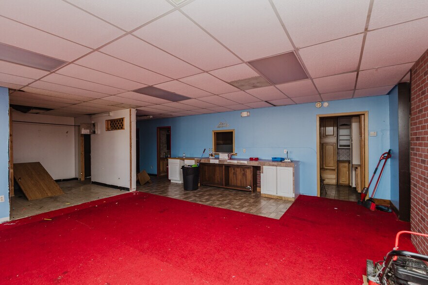 More Photos Of 5110 S Hydraulic St, Wichita Freestanding For Sale