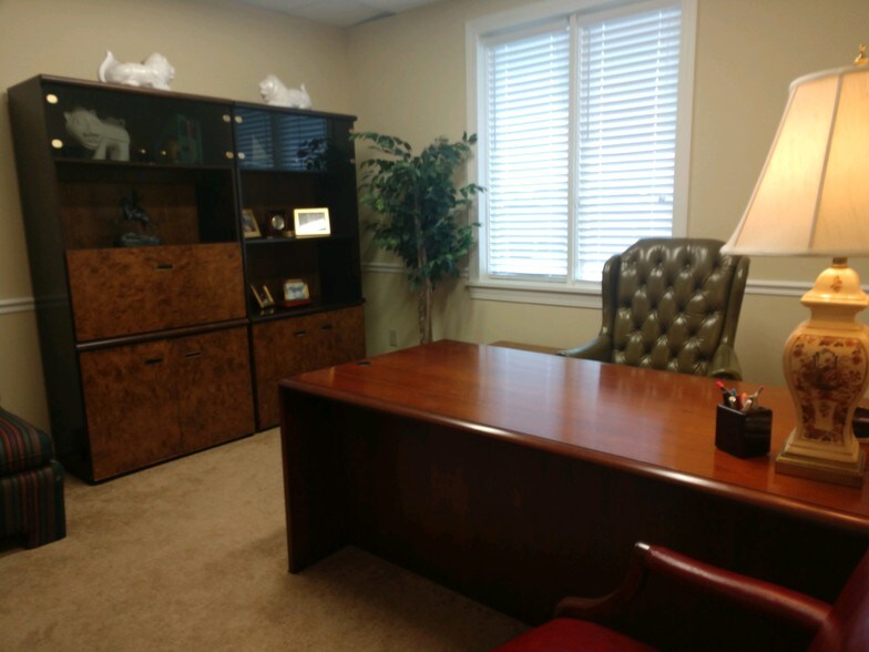 More Photos Of 511 Shepherd St, Winston-Salem Office For Lease