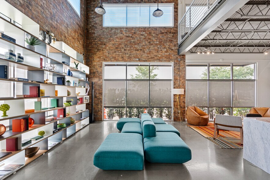 More Photos Of 7330 Exchange Dr, Orlando Warehouse For Sale