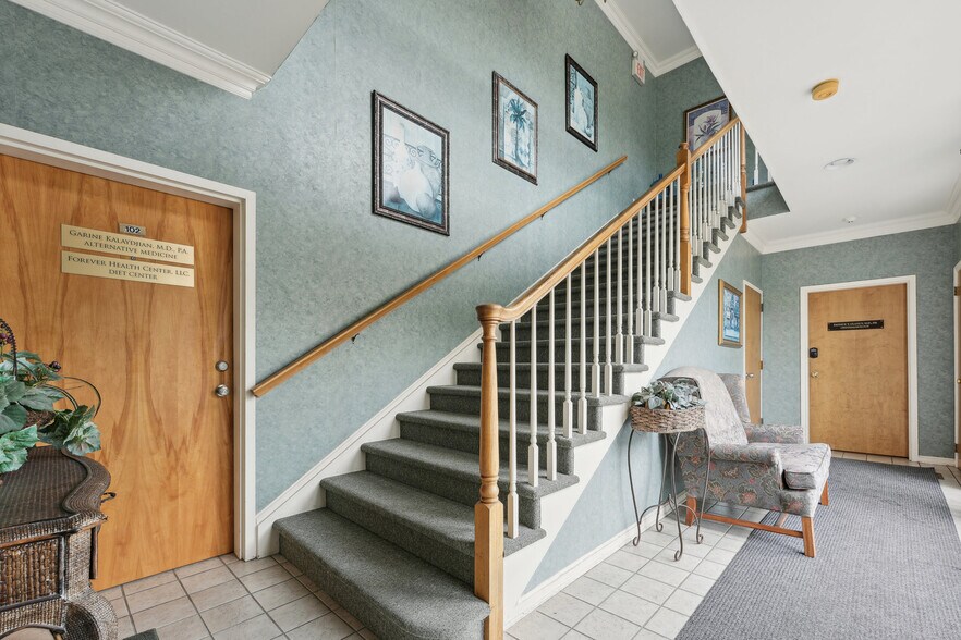 More Photos Of 800 Wyckoff Ave, Wyckoff Office For Sale