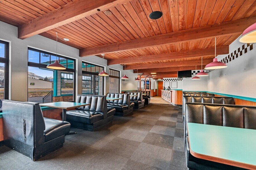 More Photos Of 1301 US-2 Hwy, Sandpoint Fast Food For Lease