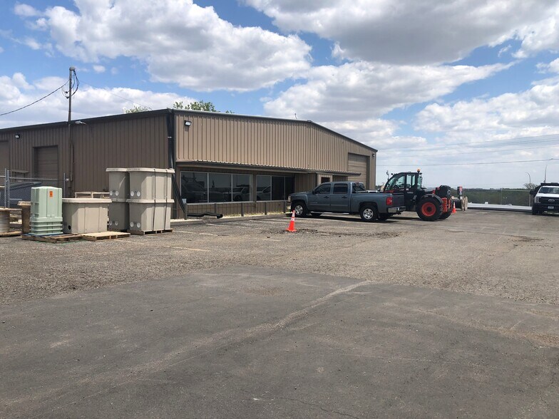 More Photos Of 7050 11th Ave SW, Rochester Warehouse For Sale