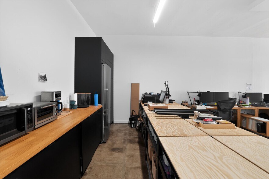 More Photos Of 2116 Locust St, Philadelphia Office For Lease