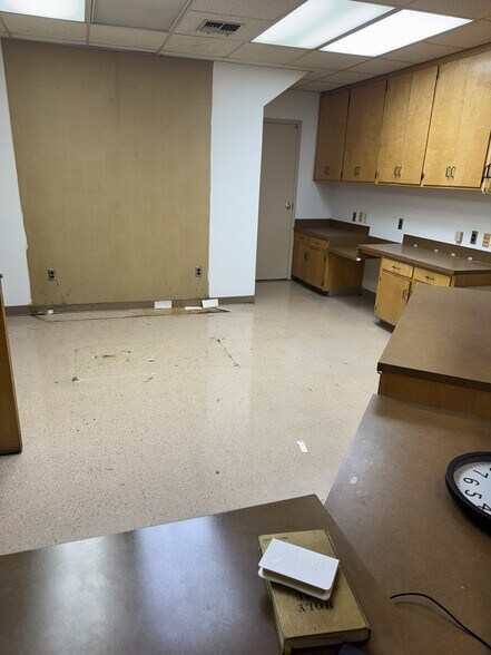 More Photos Of 1421 Narrow Lane Pky, Montgomery Coworking Space