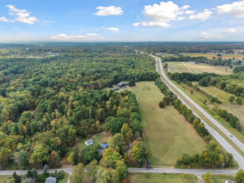 More Photos Of 550 Warner rd, Vienna Specialty For Sale