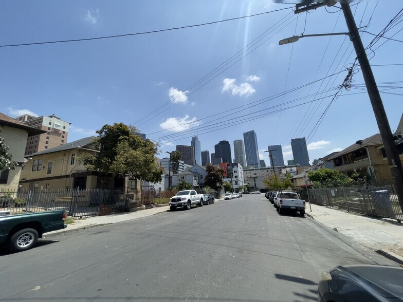 More Photos Of 1317 Linwood Ave, Los Angeles Apartments For Sale