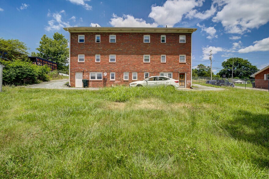 More Photos Of 3411 W Walnut St, Johnson City Apartments For Sale