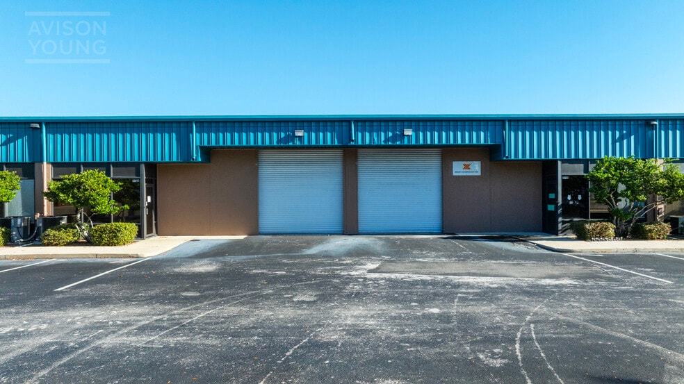 More Photos Of 3712-3728 Vineland Rd, Orlando Warehouse For Lease