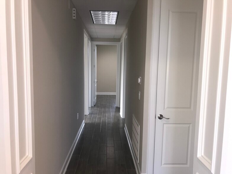 More Photos Of 202 Industrial Blvd, Sugar Land Loft Creative Space For Lease