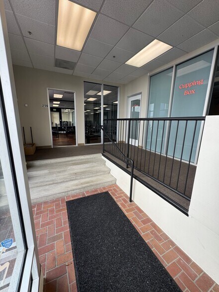 More Photos Of 250 Main St, San Mateo General Retail For Lease