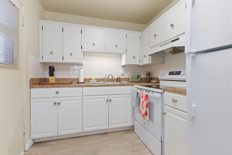 More Photos Of 642 Harwood St, Orlando Apartments For Sale