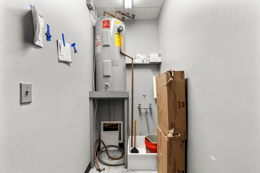 More Photos Of 7200 Highway 150, Greenville Office For Sale