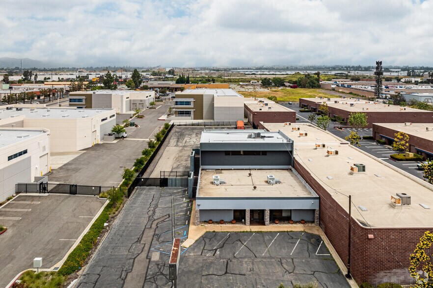 More Photos Of 1953 W 11th St, Upland Service For Sale