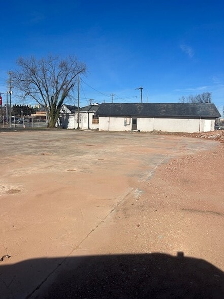 More Photos Of 103 E Harrison St, Reidsville Office For Sale